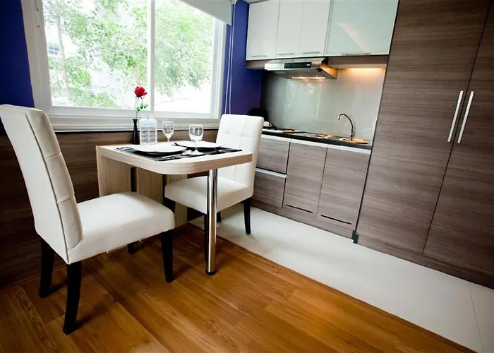 Icheck Residences Sukhumvit 20 Hotel